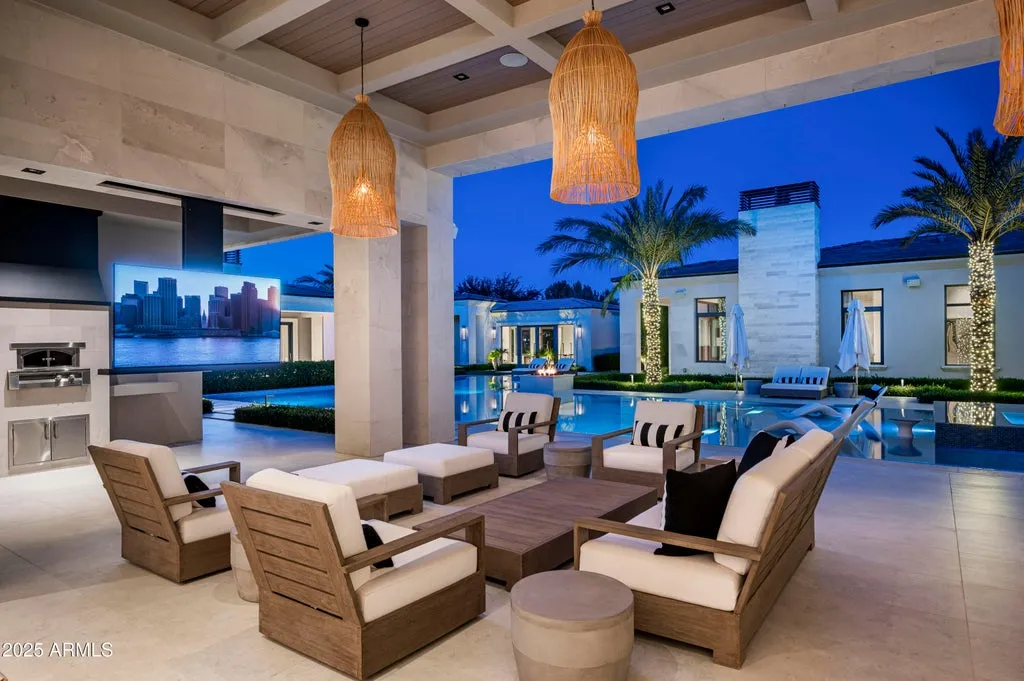 Single-Level Paradise Valley Estate With a Private Fitness Building and Six-Car Garage Lists for $23,250,000 20 6540 E CHOLLA Drive Paradise Valley AZ34