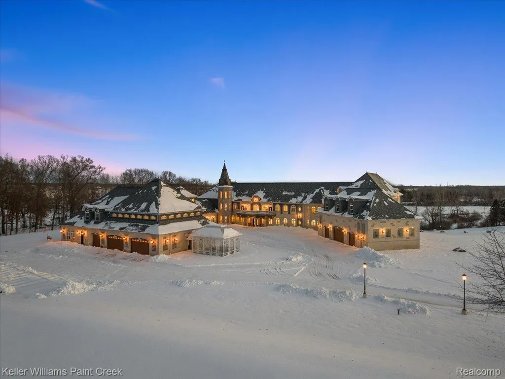 Sprawling Michigan Lakefront Estate With 15 Bedrooms, an Indoor Pool and 13-Car Garage Asks $7,500,000 2 68050 Hillside Lane Washington MI 4809501