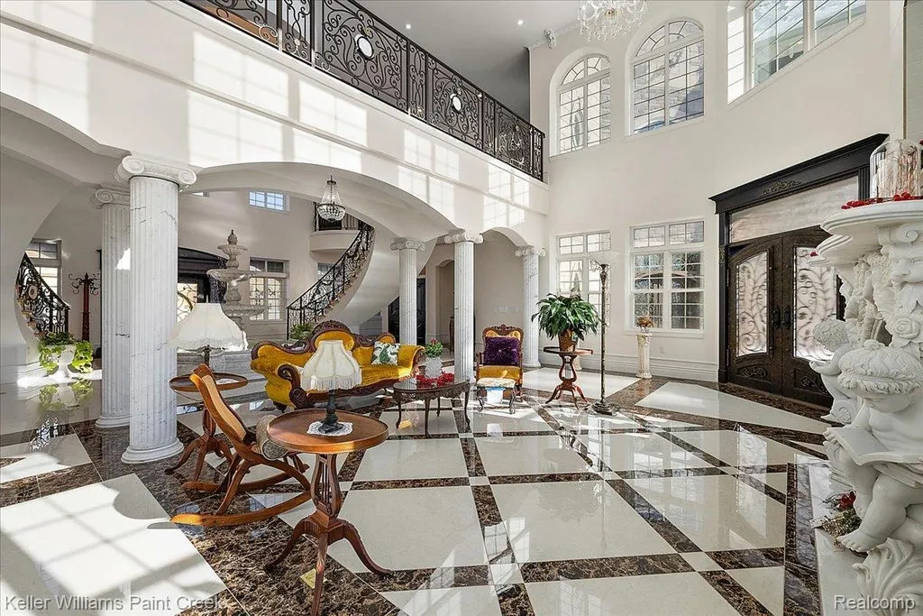 Sprawling Michigan Lakefront Estate With 15 Bedrooms, an Indoor Pool and 13-Car Garage Asks $7,500,000 5 68050 Hillside Lane Washington MI 4809511