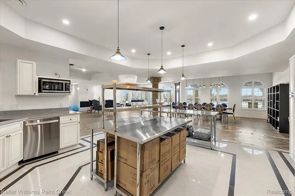 Sprawling Michigan Lakefront Estate With 15 Bedrooms, an Indoor Pool and 13-Car Garage Asks $7,500,000 17 68050 Hillside Lane Washington MI 4809582