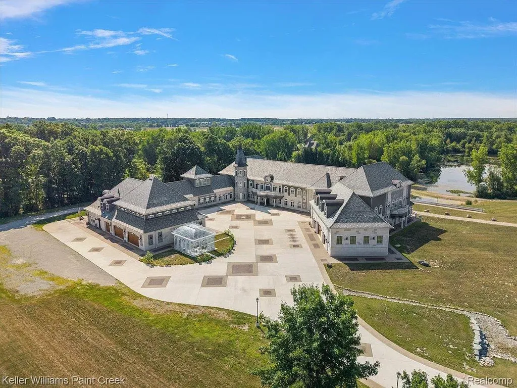 Sprawling Michigan Lakefront Estate With 15 Bedrooms, an Indoor Pool and 13-Car Garage Asks $7,500,000 12 68050 Hillside Ln Washington MI 48095 1