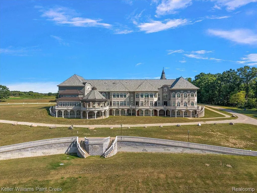 Sprawling Michigan Lakefront Estate With 15 Bedrooms, an Indoor Pool and 13-Car Garage Asks $7,500,000 13 68050 Hillside Ln Washington MI 48095 3