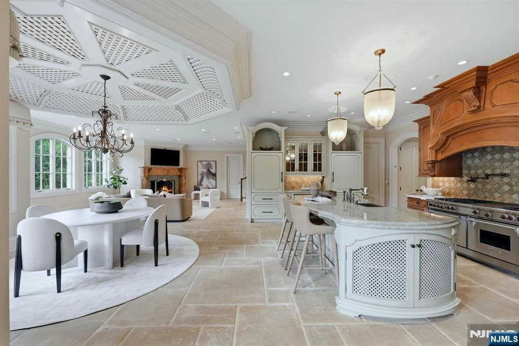 7 Buckingham Drive – Circular Breakfast Nook Circular Breakfast Nook at 7 Buckingham Drive, Alpine, New Jersey