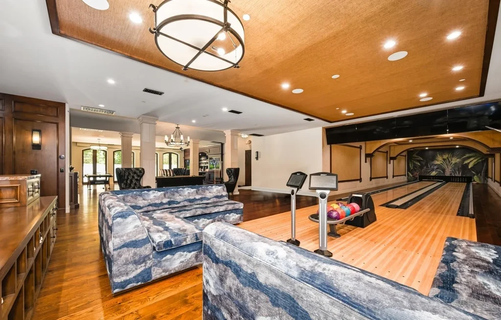 7029 Las Colinas Private Bowling Alley 7029 Las Colinas Private Bowling Alley