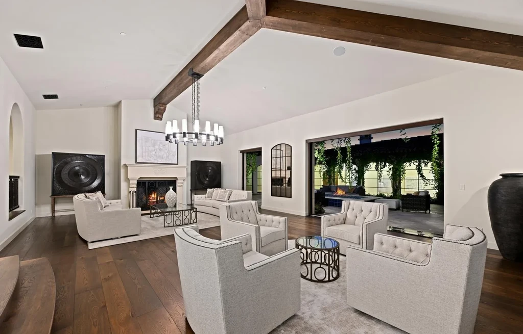 7029 Las Colinas Vaulted Formal Living Room 7029 Las Colinas Vaulted Formal Living Room