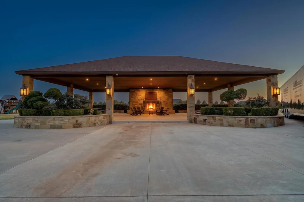 8009 FM 2641 – Pavilion at Twilight Pavilion at Twilight at 8009 FM 2641, Shallowater, Texas
