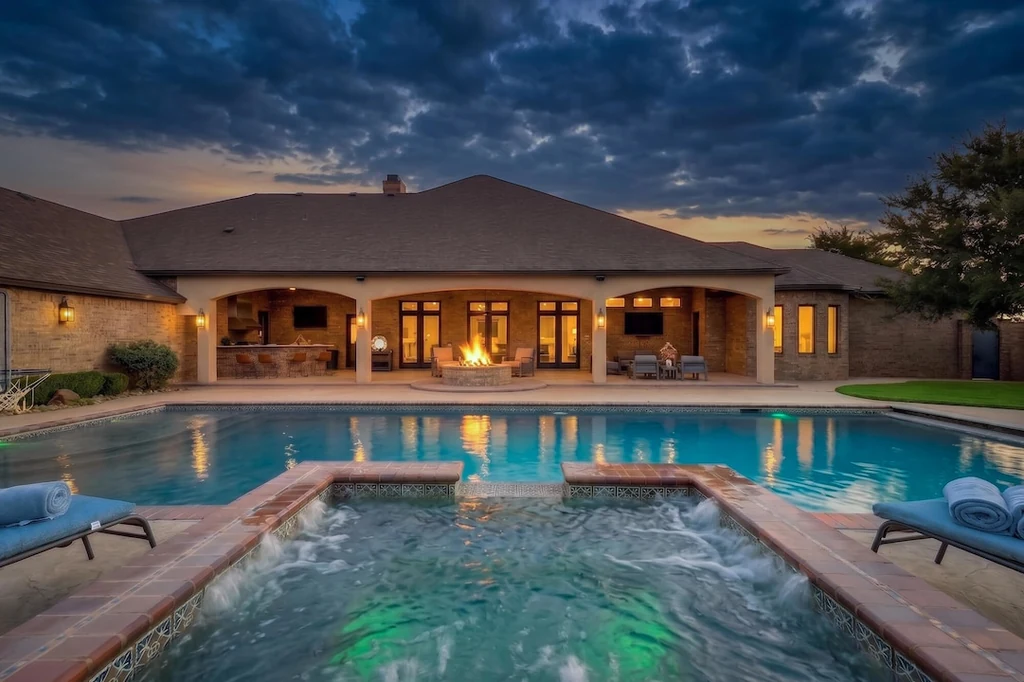 8009 FM 2641 – Pool and Spa at Dusk Pool and Spa at Dusk at 8009 FM 2641, Shallowater, Texas
