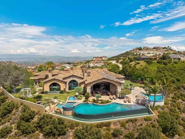 A Palatial Rancho Santa Fe Estate With a Ballroom and a 250-Inch Cinema Asks $8,999,000