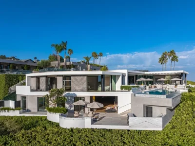Newly Built Bird Streets Estate With City-to-Ocean Views and an Infinity Pool Lists for $29,950,000 1 Newly Built Bird Streets Estate With City-to-Ocean Views and an Infinity Pool Lists for $29,950,000