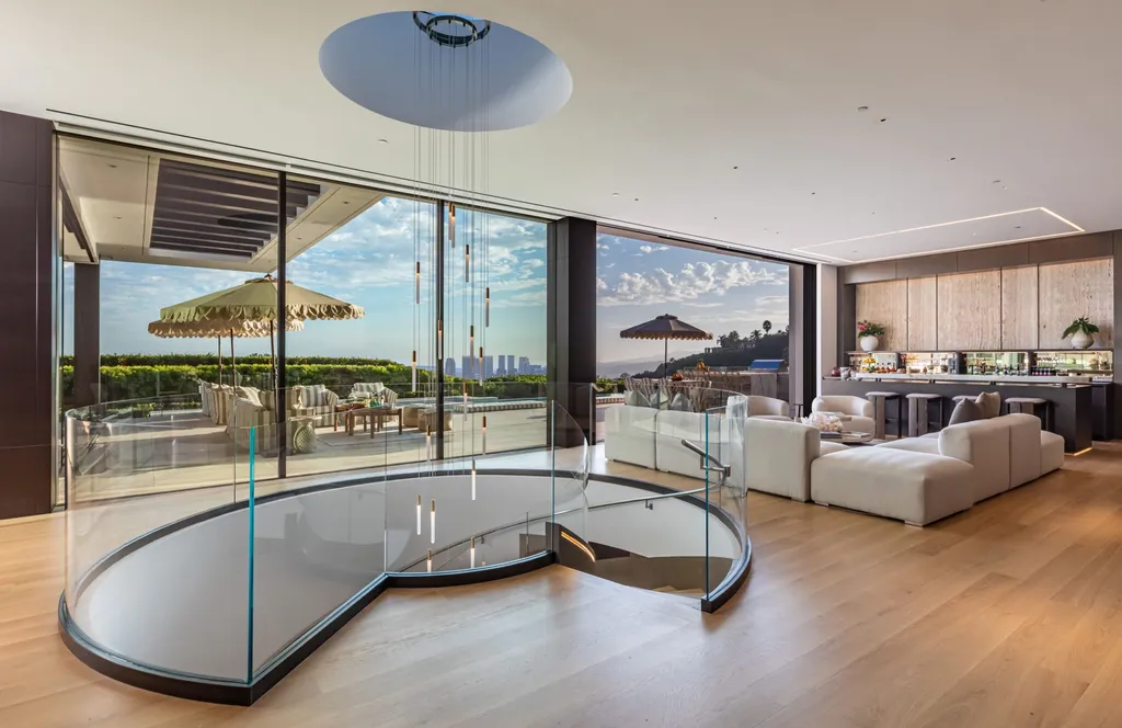 Newly Built Bird Streets Estate With City-to-Ocean Views and an Infinity Pool Lists for $29,950,000 5 9259 Robin Dr Los Angeles CA 9006910