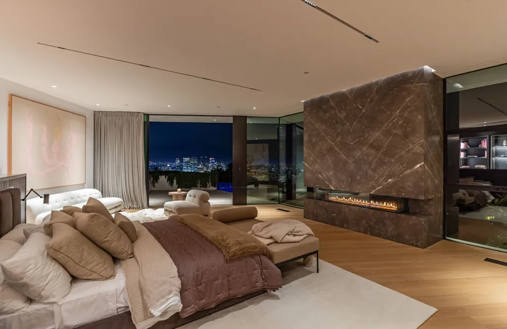 Newly Built Bird Streets Estate With City-to-Ocean Views and an Infinity Pool Lists for $29,950,000 11 9259 Robin Dr Los Angeles CA 9006942