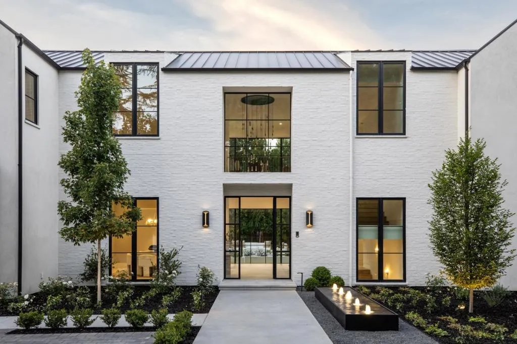 Newly Built Atherton Estate With a Private Chef’s Kitchen and Poolside Cabana Goes Pending at $27,800,000 3 97 Santiago Ave Atherton CA 9402702